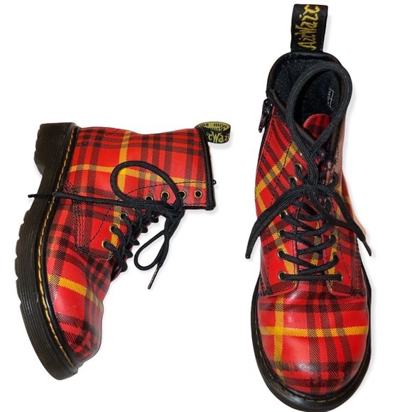 1460 mcmarten tartan leather ankle boots